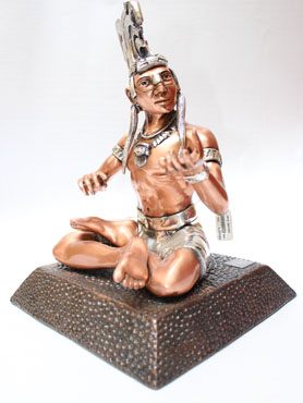 GUERRERO MAYA SENTADO ARTESANÍAS DE PLATA