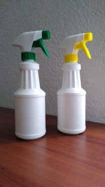 BOTELLA DE 1 LITRO CON ASPERSOR 