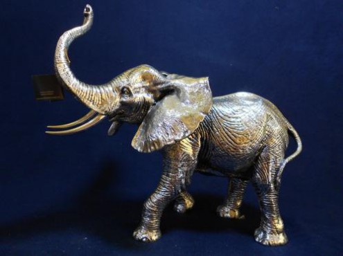 ELEFANTE AFRICANO CON BASE ARTESANÍAS EN PLATA